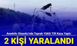 Anadolu Otoyolu’nda toprak yüklü TIR kaza yaptı: 2 kişi yaralandı