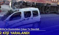 Bitlis’te kontrolden çıkan tır devrildi: 2 kişi yaralandı